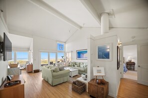 Televisión y chimenea 