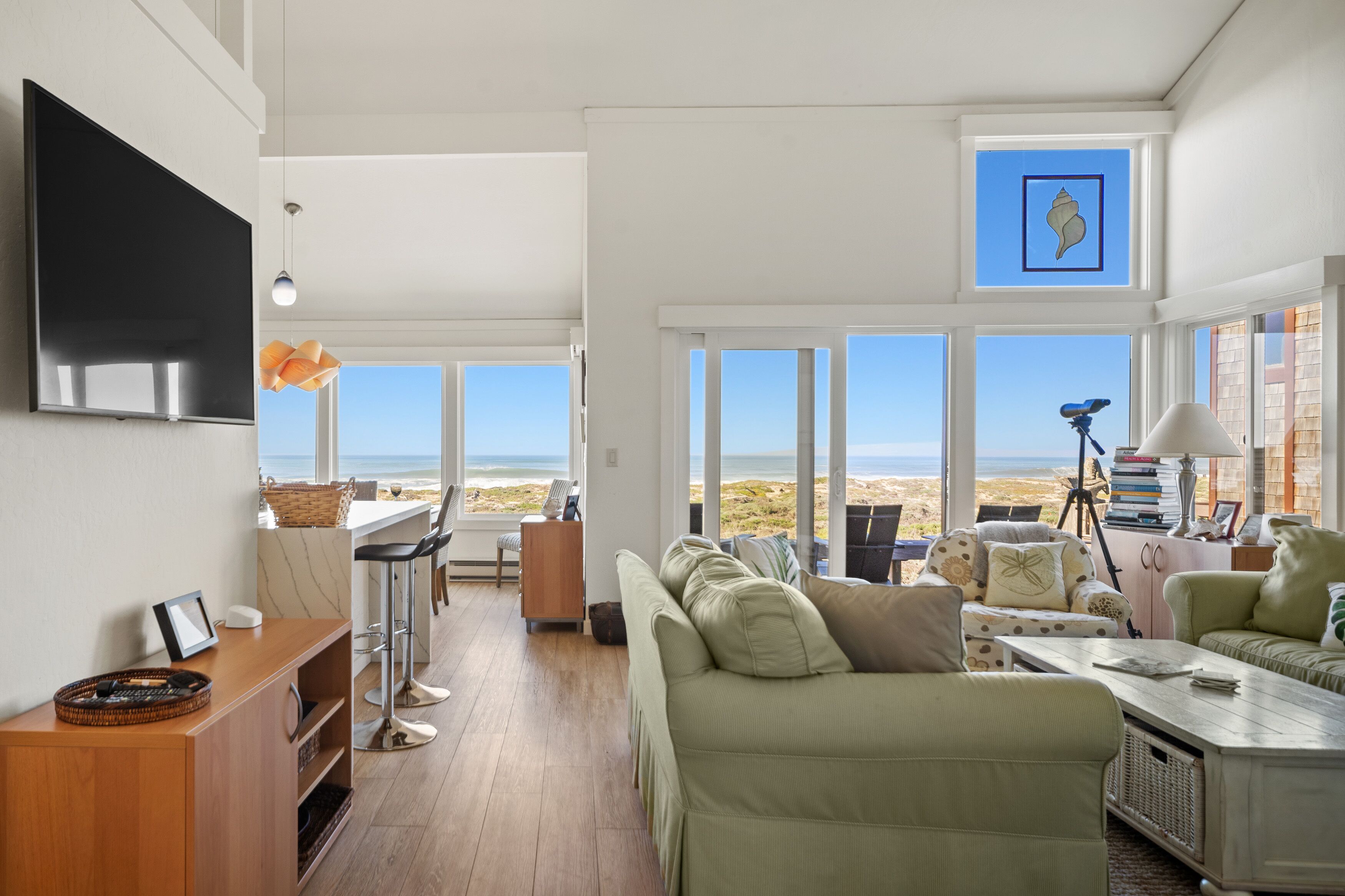 Télévision, cheminée