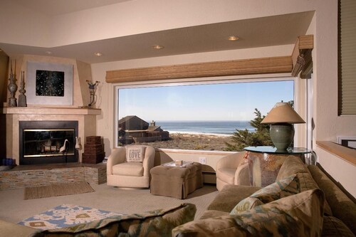 Monterey Dunes 208 - Moss Landing Townhome - A Mile of Beachfront!