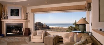 Monterey Dunes 208 - Moss Landing Townhome - A Mile of Beachfront!
