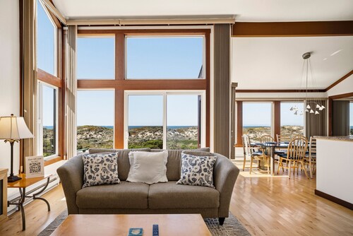 Monterey Dunes 166 - Moss Landing Townhome - A Mile of Beachfront!