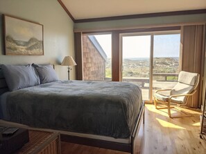 3 habitaciones, tabla de planchar con plancha, internet y ropa de cama