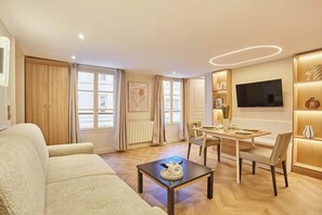 Smart TV, offices - New apartment in the heart of Paris 4 people (Paris)