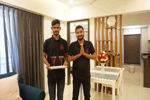 2BR Service Apartment 302 Chembur by FLORA STAYS