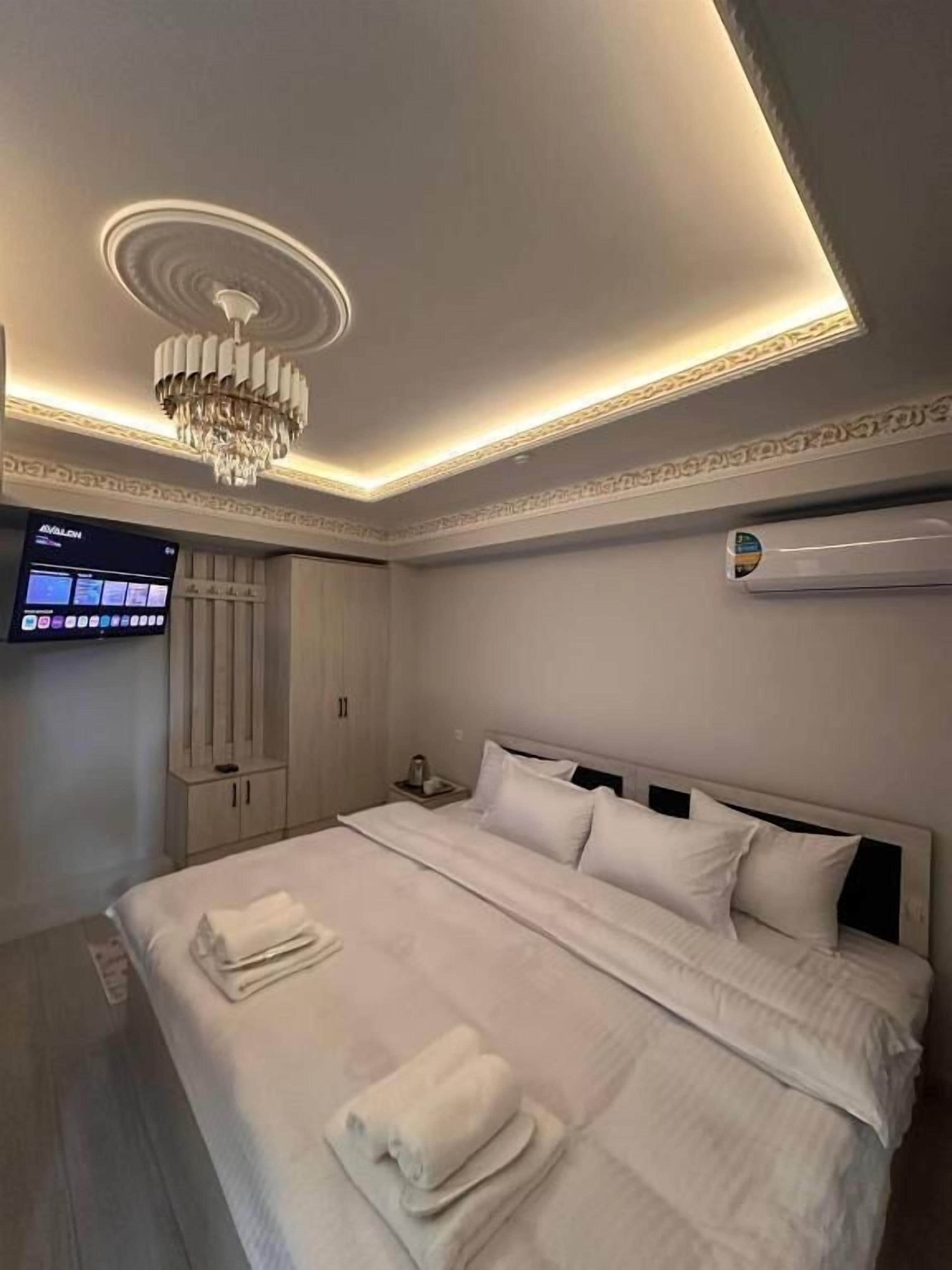 Cortinas blackout y sistema de insonorización 