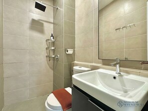 Bathroom - D'Pristine Medini by Stayrene (Bandar Medini Iskandar)