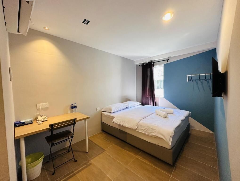 Superior Queen Room | Desk, iron/ironing board, free WiFi
