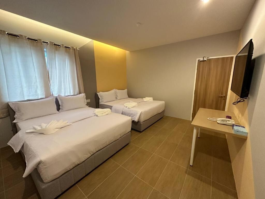 مكتب ومكواة/لوح كي وواي فاي مجانًا