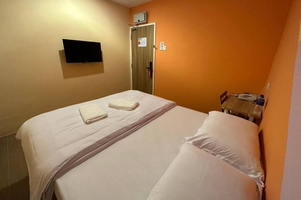 Deluxe dubbelrum - 1 queensize-säng | Strykjärn/strykbräda, gratis wi-fi och sängkläder