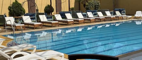 3 innendørsbassenger og 3 utendørsbassenger