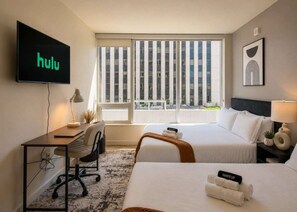 Room - Downtown PHX Retreat Pool, Gym Balcony Views (Phoenix)