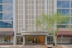 Exterior detail - Downtown PHX High-Rise Balcony, Pool, Gym, W&D, (Phoenix)