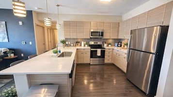 Fridge, microwave, oven, dishwasher