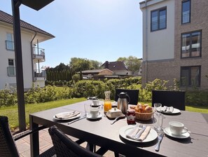 Outdoor dining - 2130 - Gode Ström Quartiere "Dree" - Beach meadow - 2130 - Gode Ström Quartiere (Dahme)