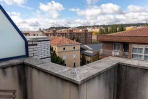 Chambre Double, terrasse | Couette en duvet d'oie, coffres-forts dans les chambres, bureau