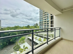 Comfort-Apartment, 3 Schlafzimmer, Balkon, Stadtblick | Unterkunftsgelände