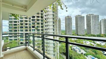 Elite Apartment, 3 Bedrooms, Balcony, City View | Balcony view