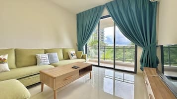 Design-huoneisto, 2 makuuhuonetta, parveke, näköala puutarhaan | Oleskelualue