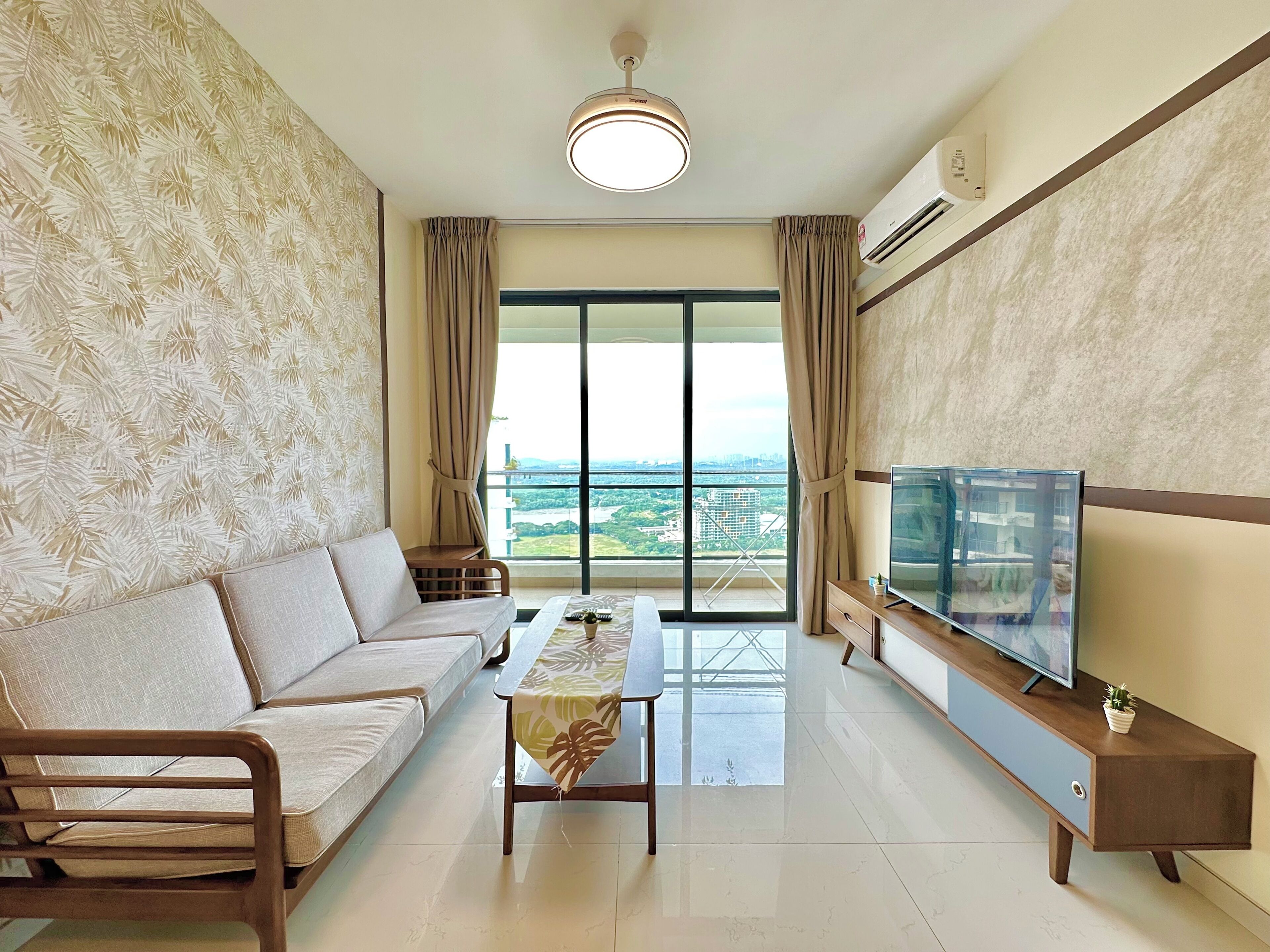 Basic Apartment, 2 Bedrooms, Beachside | Living area