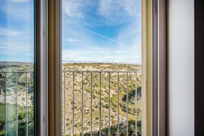 Individually decorated, individually furnished, free WiFi - Casa Festa Rooms (Matera)