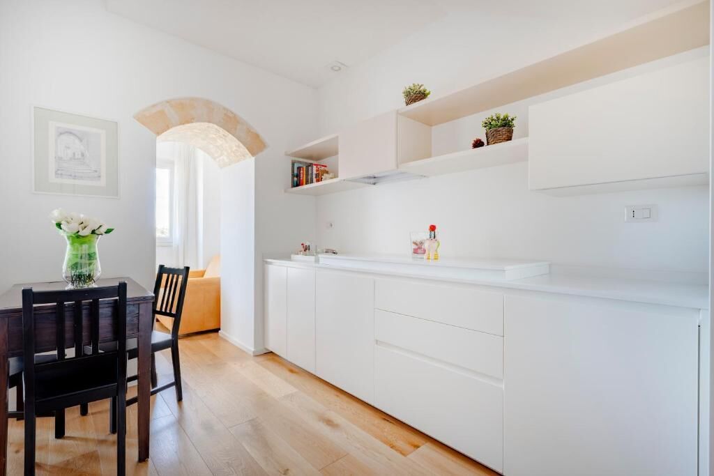 Habitación triple Deluxe, vista a la ciudad | Interior
