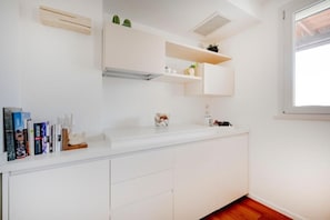 Suite familiar, vista a la ciudad | Interior