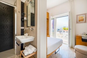 Individually decorated, individually furnished, free WiFi - Casa Festa Rooms (Matera)