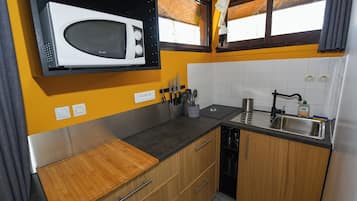 Chalet, Terrace, Lake View | Private kitchen | High chair