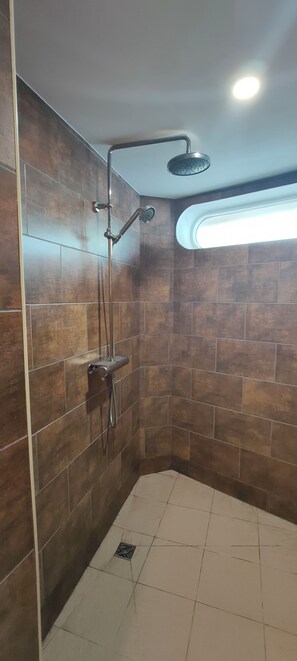 Double Room | Bathroom
