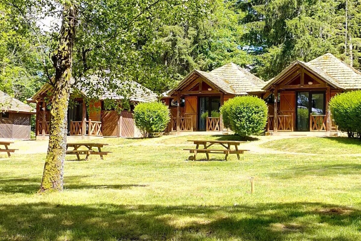 Stuga - terrass - sjöutsikt | Utsikt mot parken