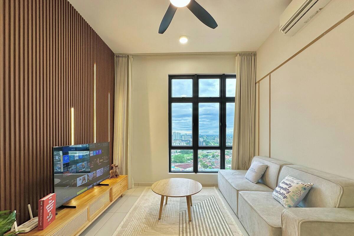 Deluxe Apartment, 2 Bedrooms, City View | Living area | Flat-screen TV