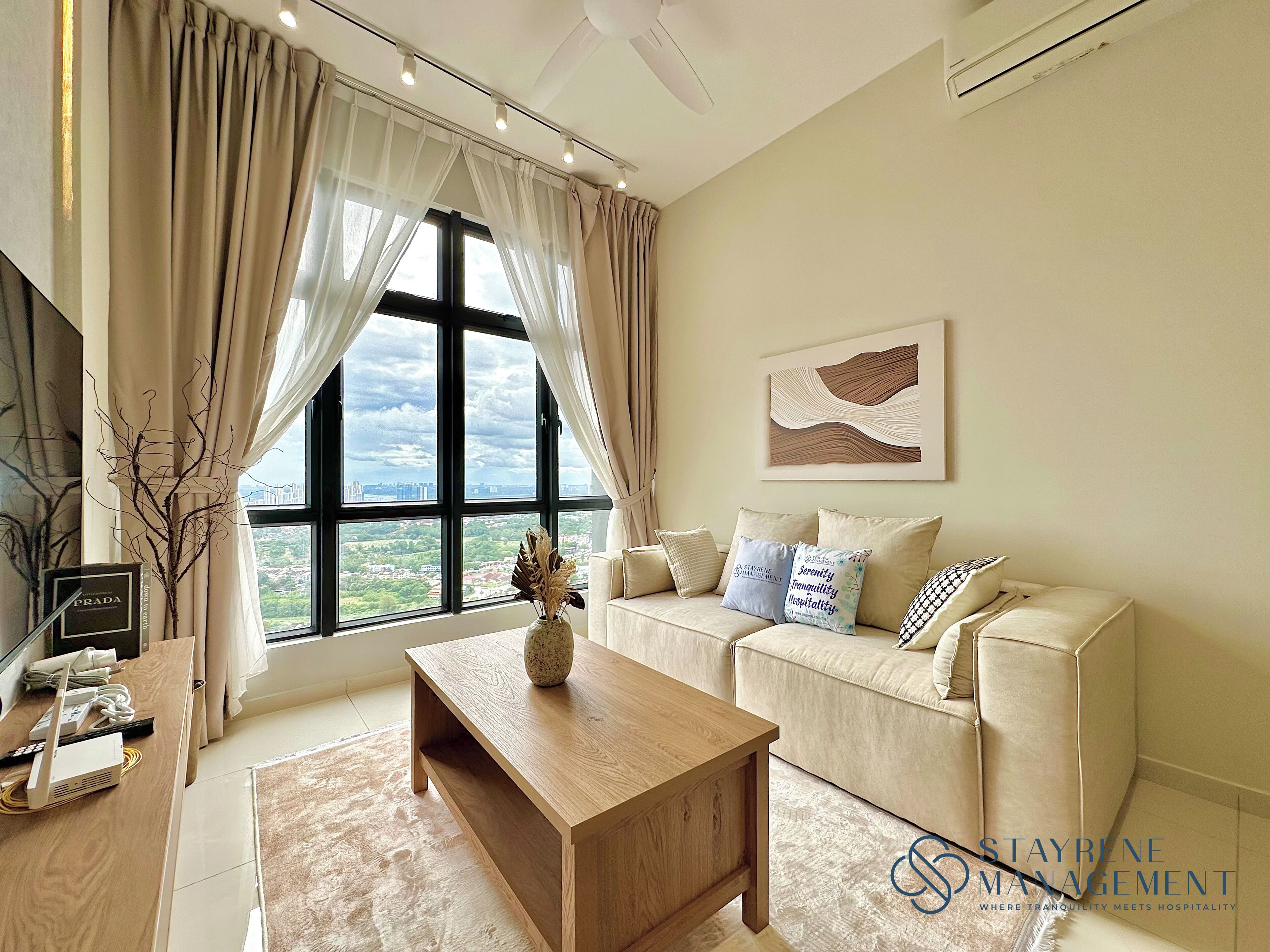 Departamento Deluxe, 2 habitaciones, vista a la ciudad | Área de sala de estar