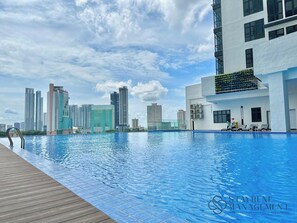 Outdoor pool - Space Residency KSL by Stayrene (Johor Bahru)