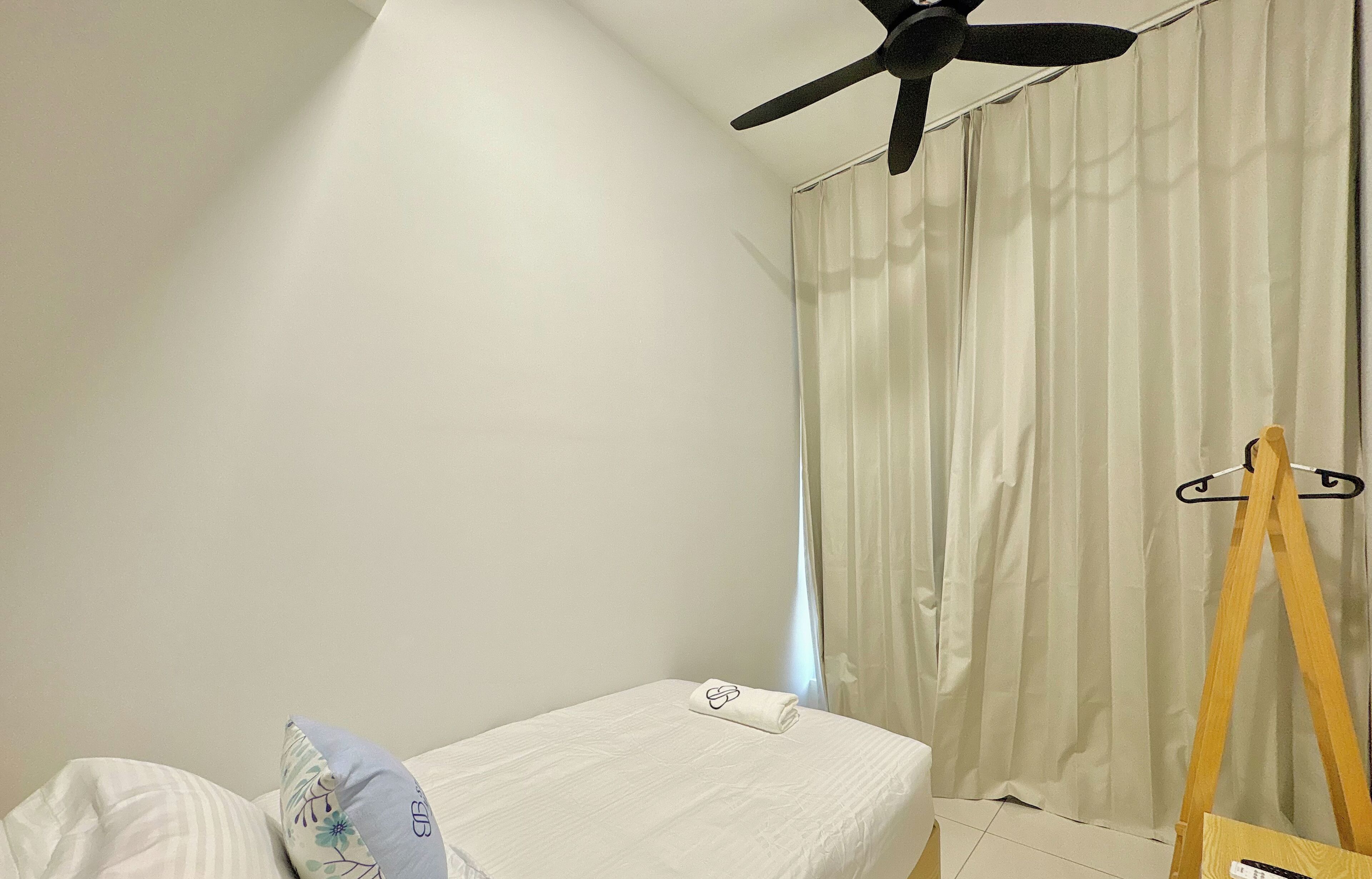 Apartamento Deluxe, 2 habitaciones | Cortinas opacas, tabla de planchar con plancha, wifi gratis