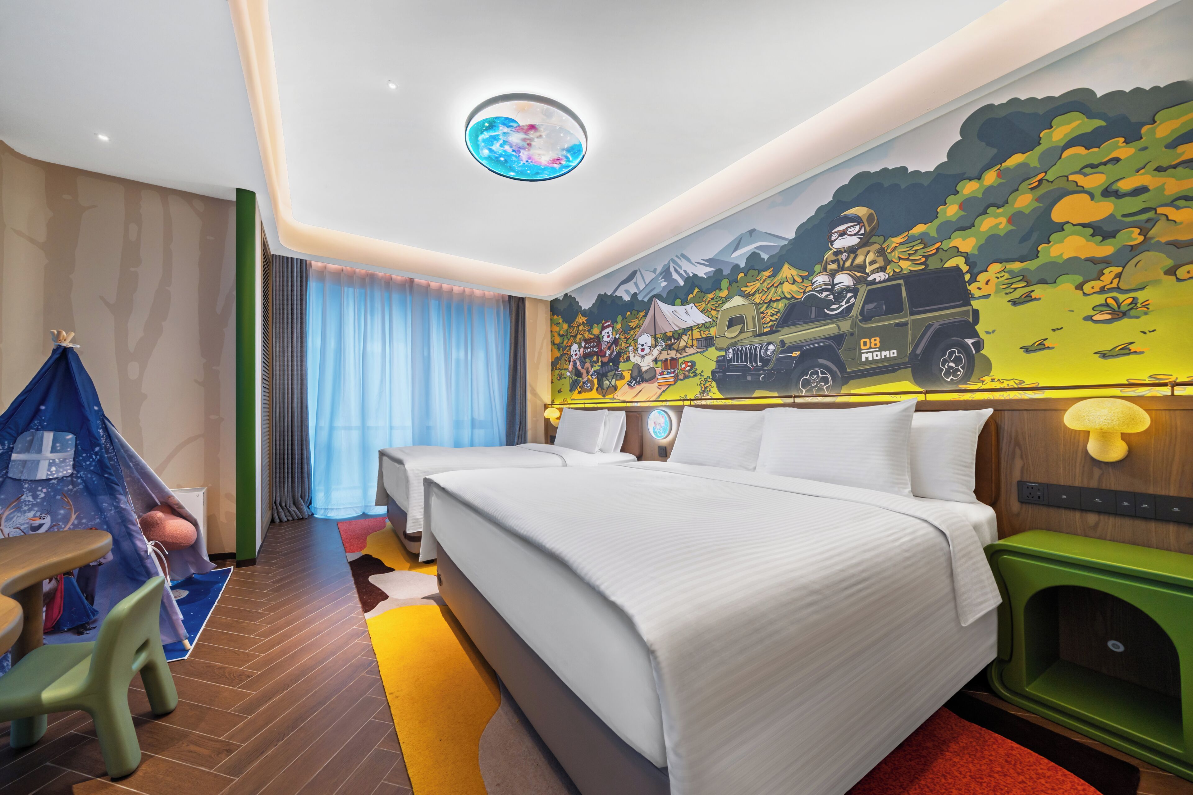 Escritorio, wifi gratis y ropa de cama 