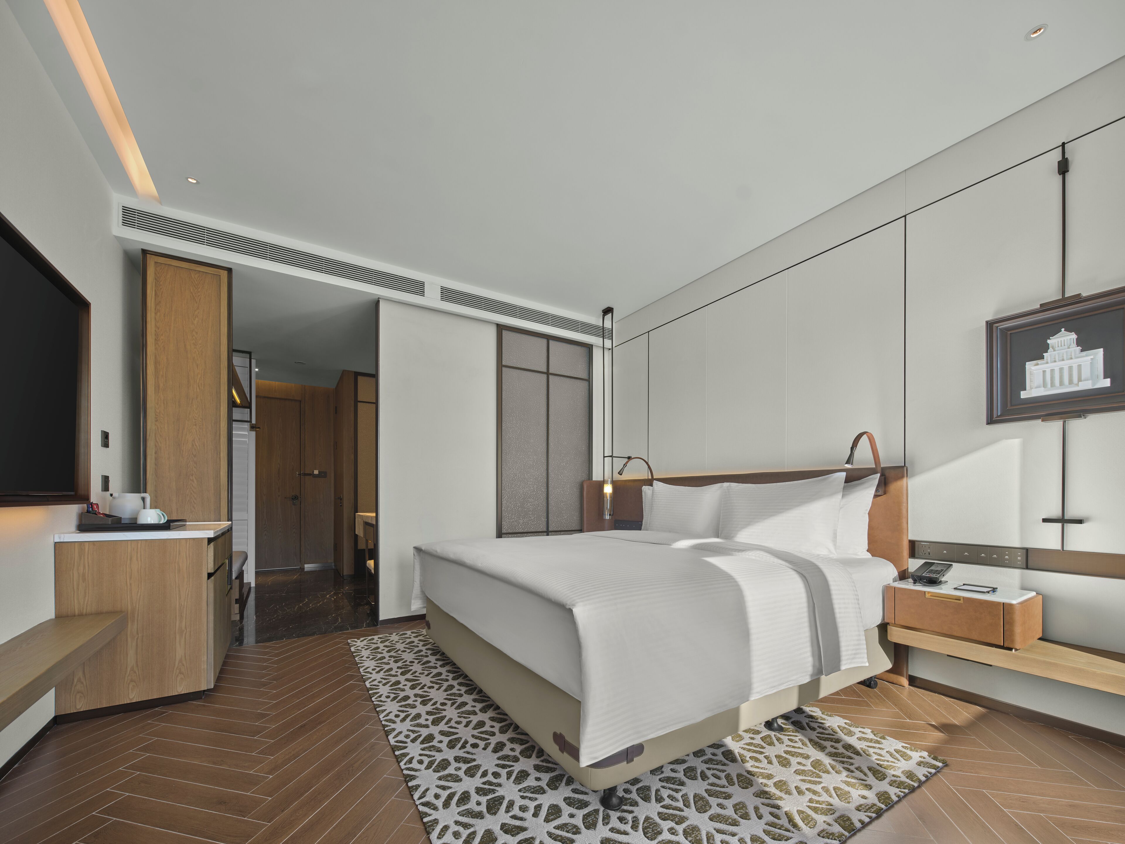 Escritorio, wifi gratis y ropa de cama 