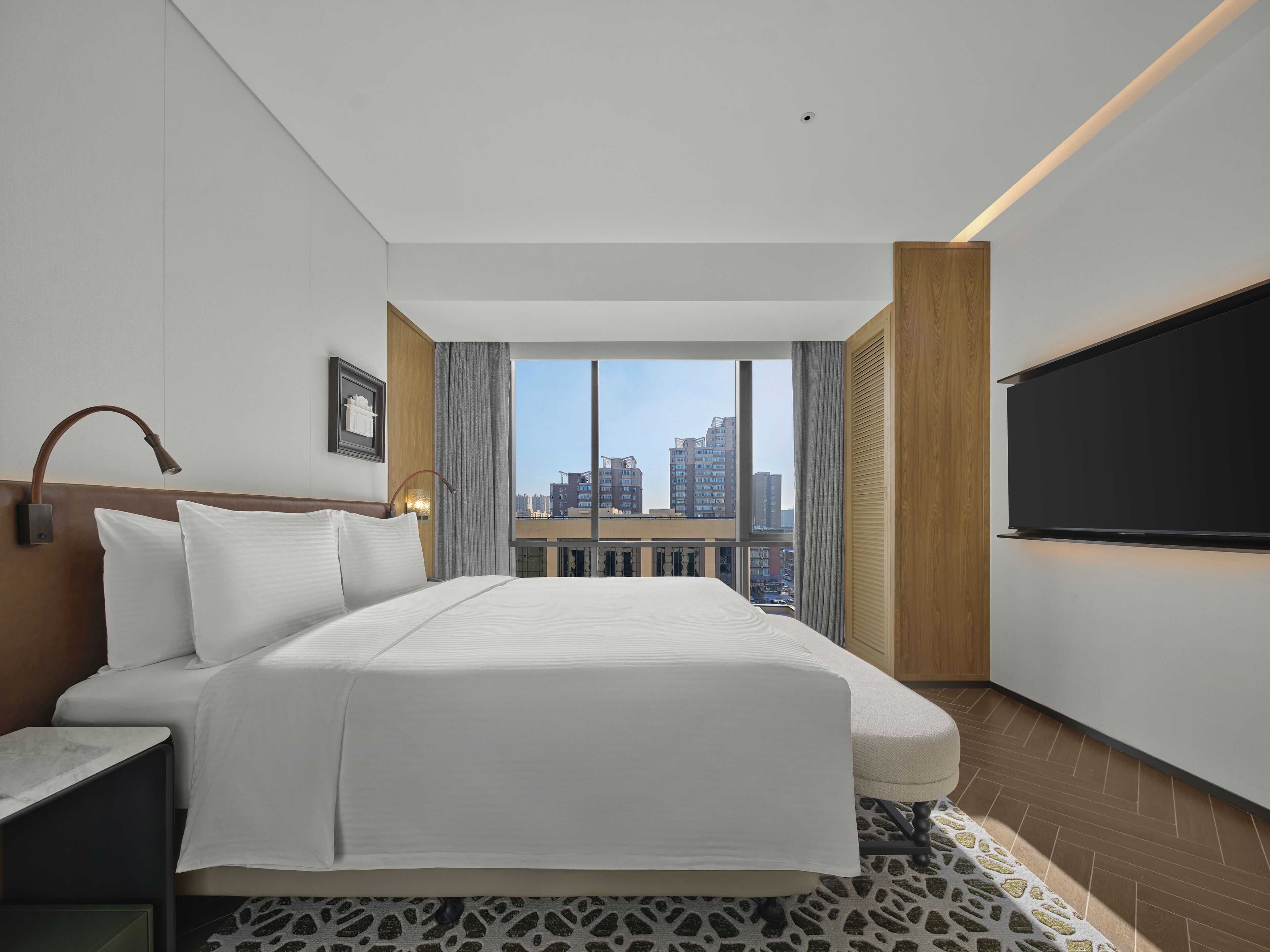 Escritorio, wifi gratis y ropa de cama 