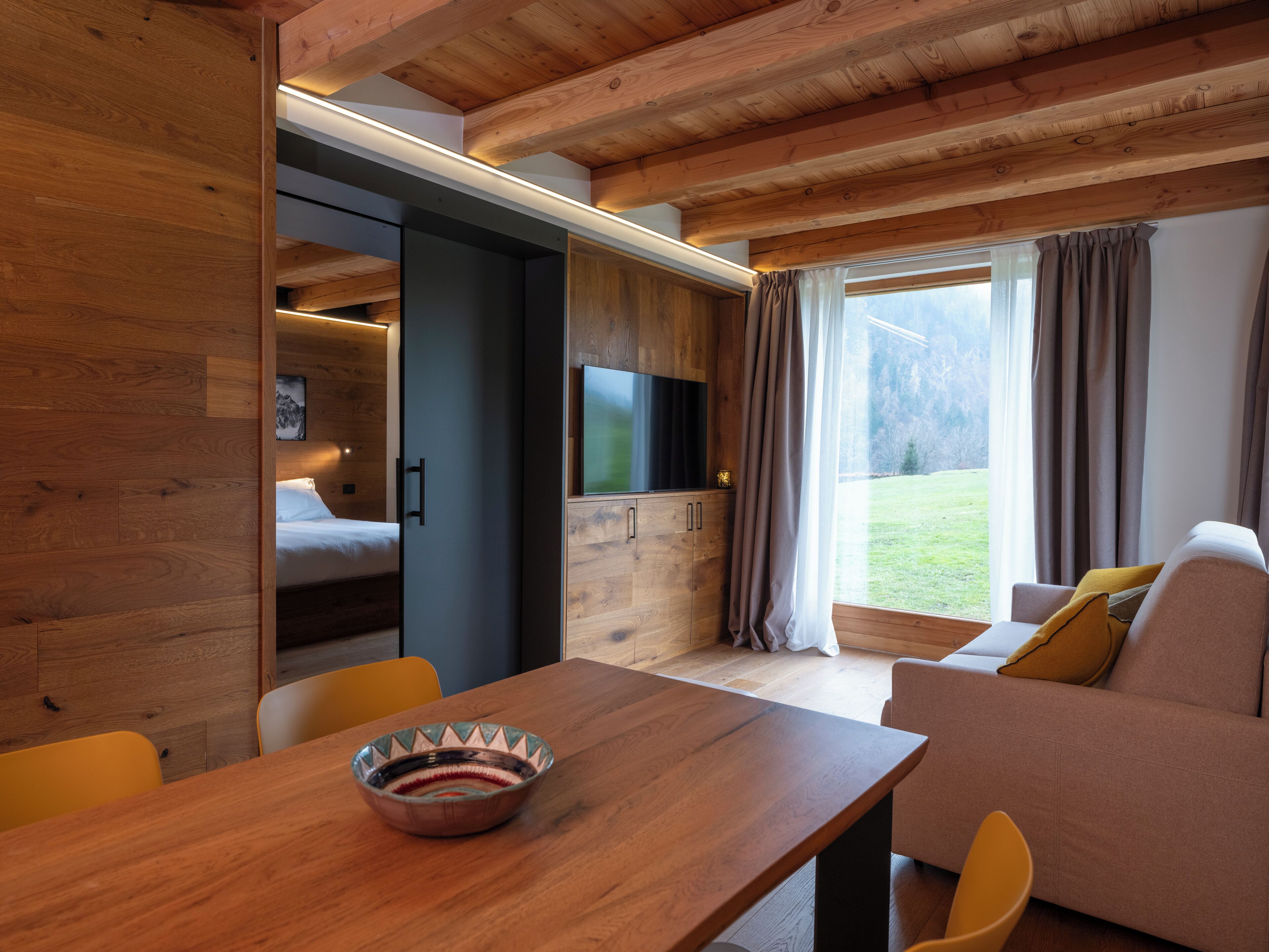 Luxury Suite, Mountain View | Living area