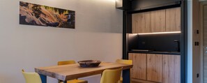 Luxury Suite, Mountain View | Private kitchen - Chambre d' Hotes Vista Monte Bianco (La Salle)