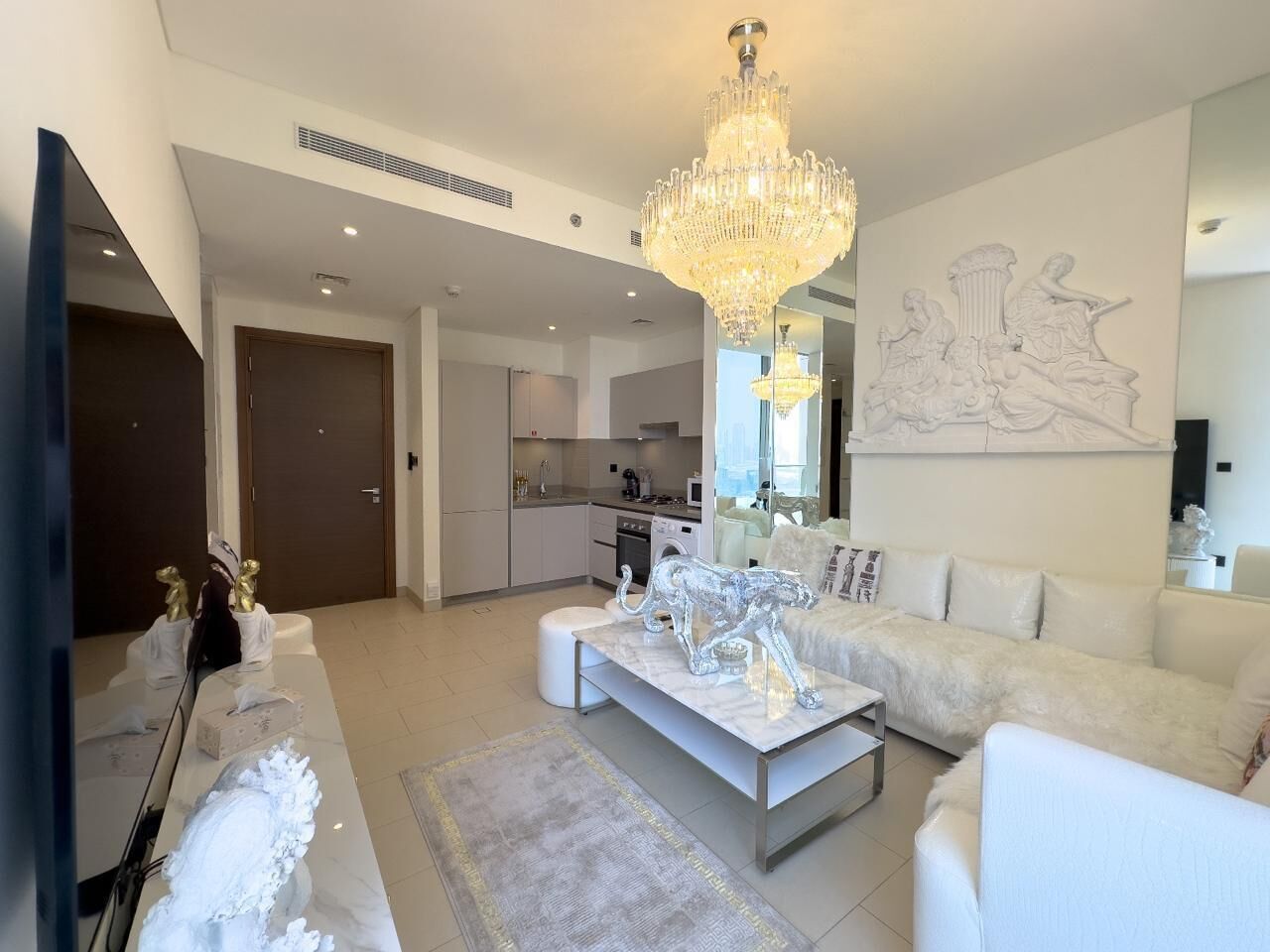 Luxury Apartment, City View | Living area