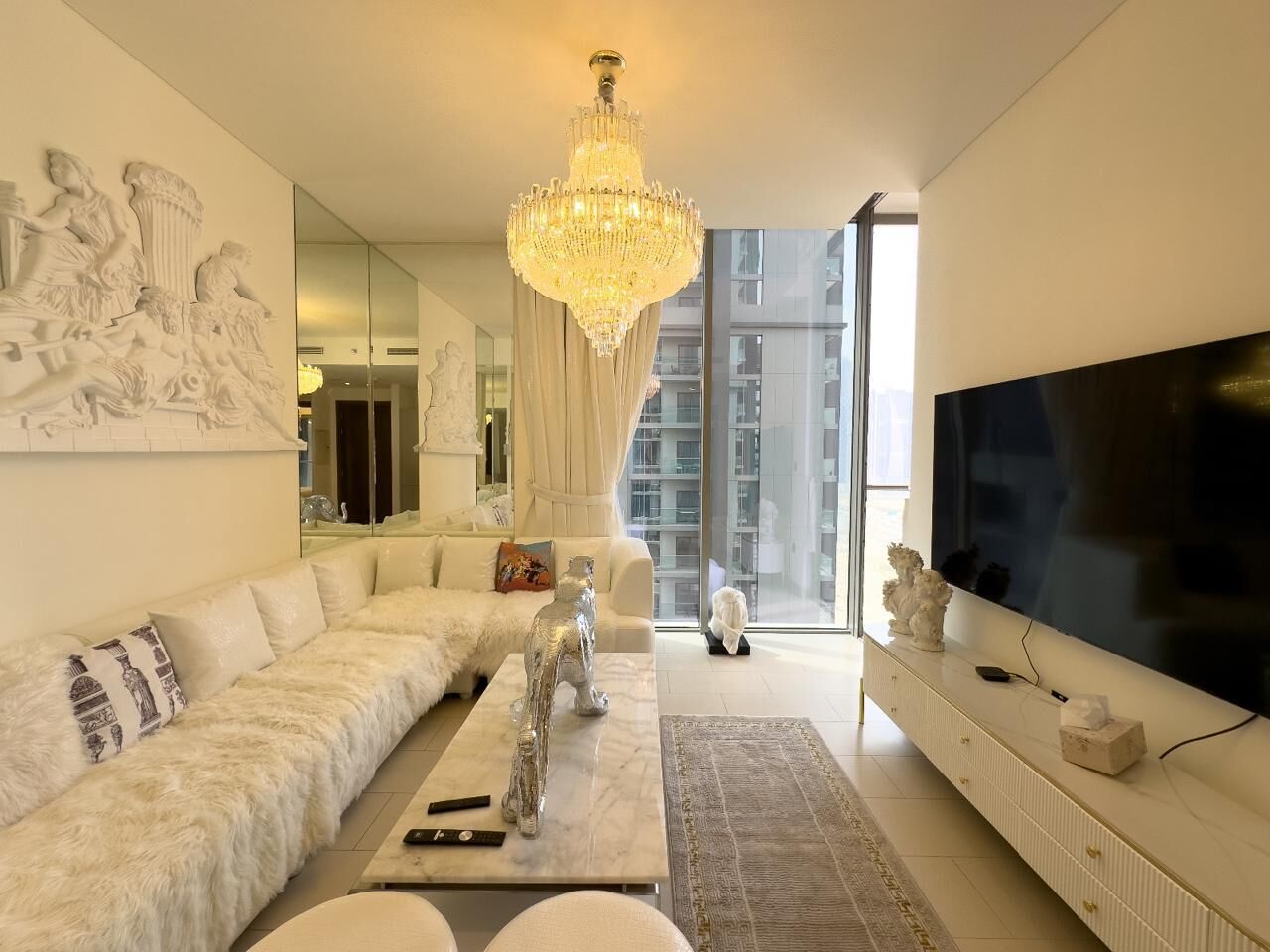Luxury Apartment, City View | Living area