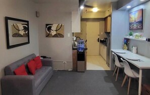 Living area - Cozy 1-bedroom condo with AC in charming Muntinlupa (Muntinlupa)