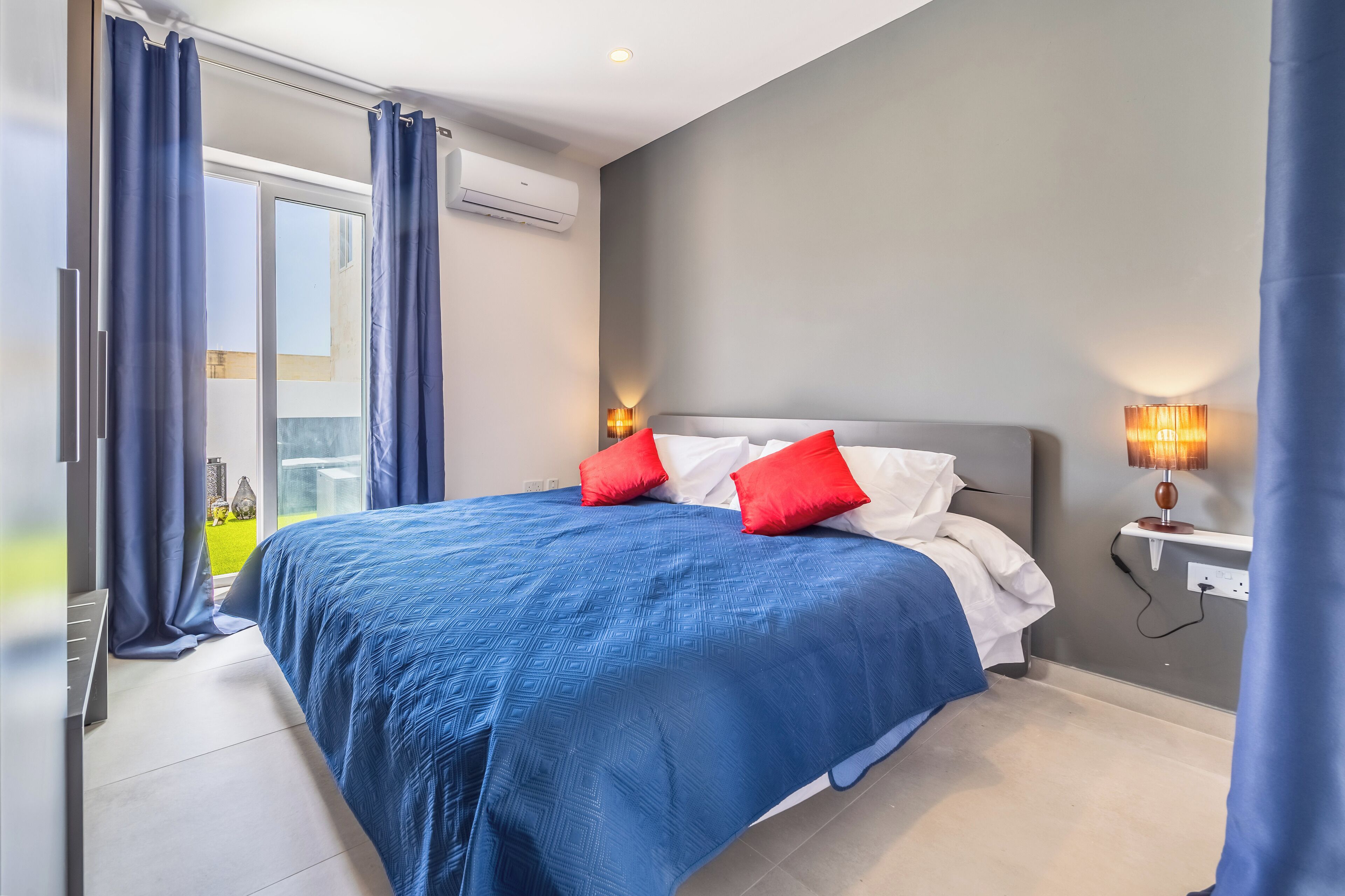 顶层房, 厨房, 城市景观 | 遮光窗帘、熨斗/熨衣板、免费 WiFi