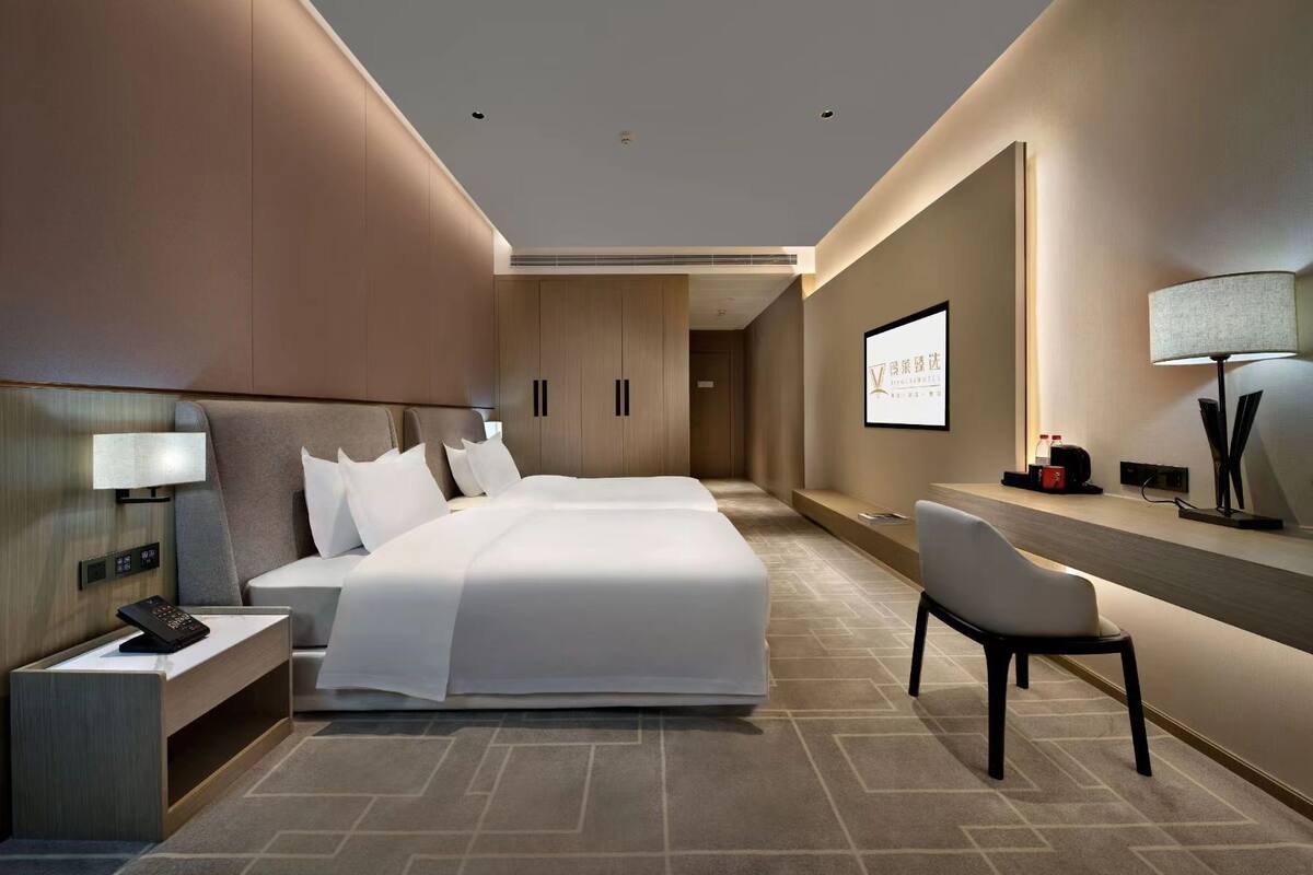 Habitación básica doble | Edredones de plumas y wifi gratis