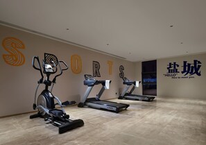 Fitness facility - jinglaijiudianzhenxuanyanchenggaotiezhan (Yancheng)