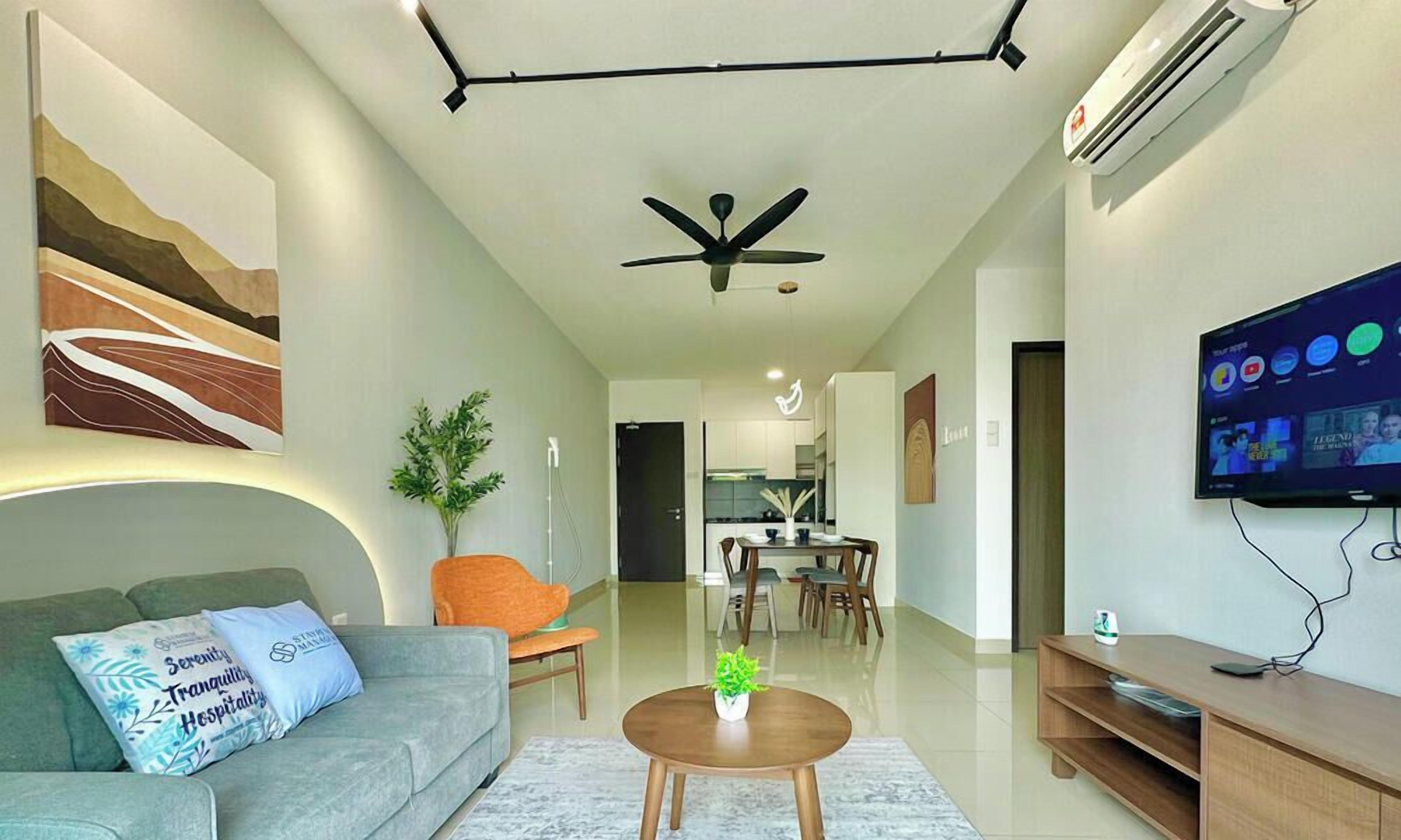 Comfort Apartment, 2 Bedrooms, Balcony, Garden View | Living area