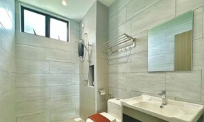 Apartment, 3 Bedrooms, Balcony, Garden View | Bathroom - Desaru Utama Residence by Stayrene (Johor)