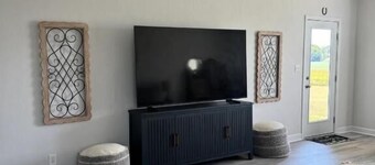 Hilltop Country Home with Hot Tub 2049