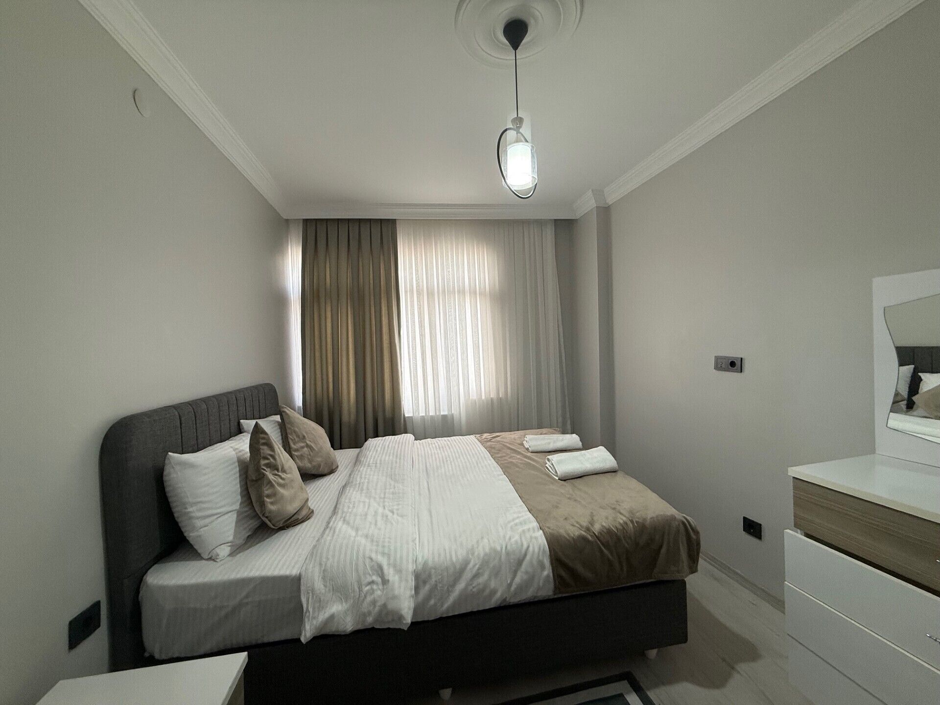 Bureau, fer et planche à repasser, Wi-Fi gratuit, draps fournis