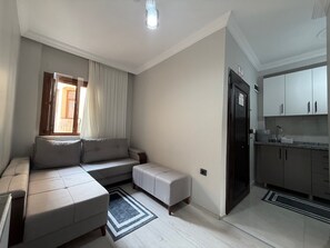 Design Condo | Desk, iron/ironing board, free WiFi, bed sheets - theistanbulnest (İstanbul)